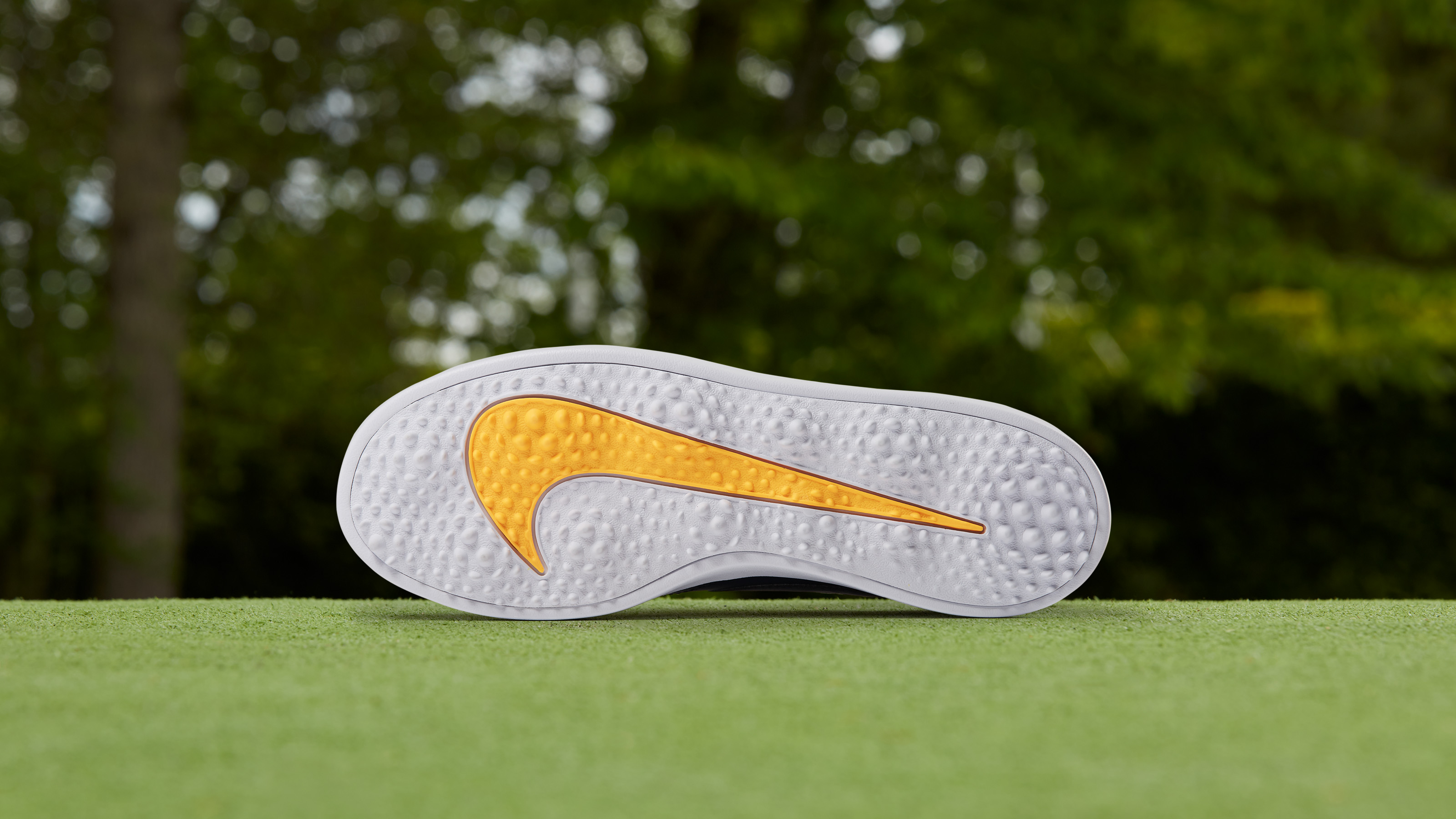 Nike Course Classic golf shoes inspired 