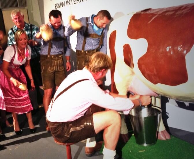 Ernie-Els-milking-cow