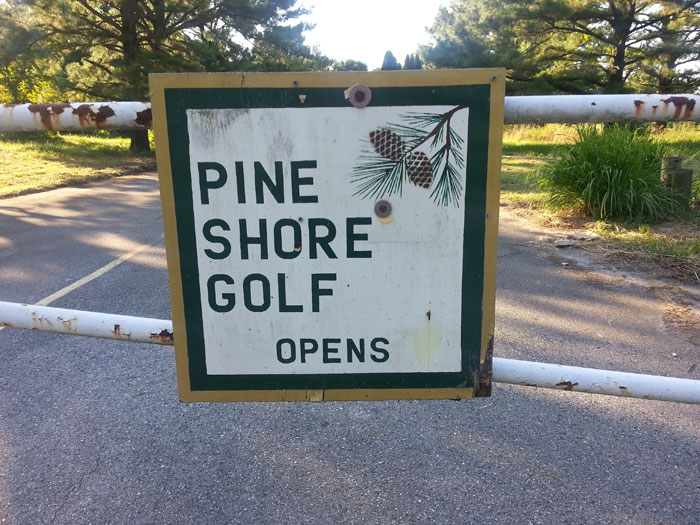 Pine-Shore-Golf-sign