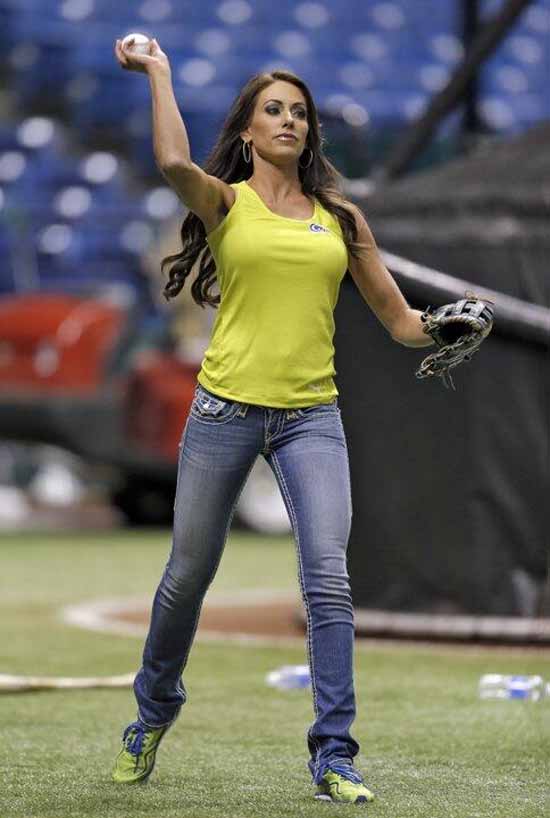 Holly-Sonders-first-pitch-2