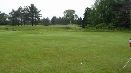 THE APPROACH TO CRESTWOOD'S 2ND GREEN FROM THE 3RD FAIRWAY