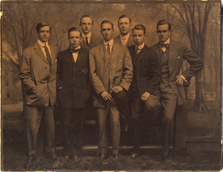 1909-yale-golf-team