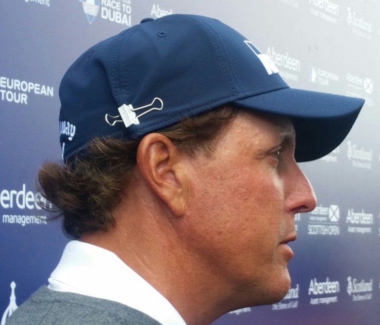 Phil Mickelson wearing two gloves 